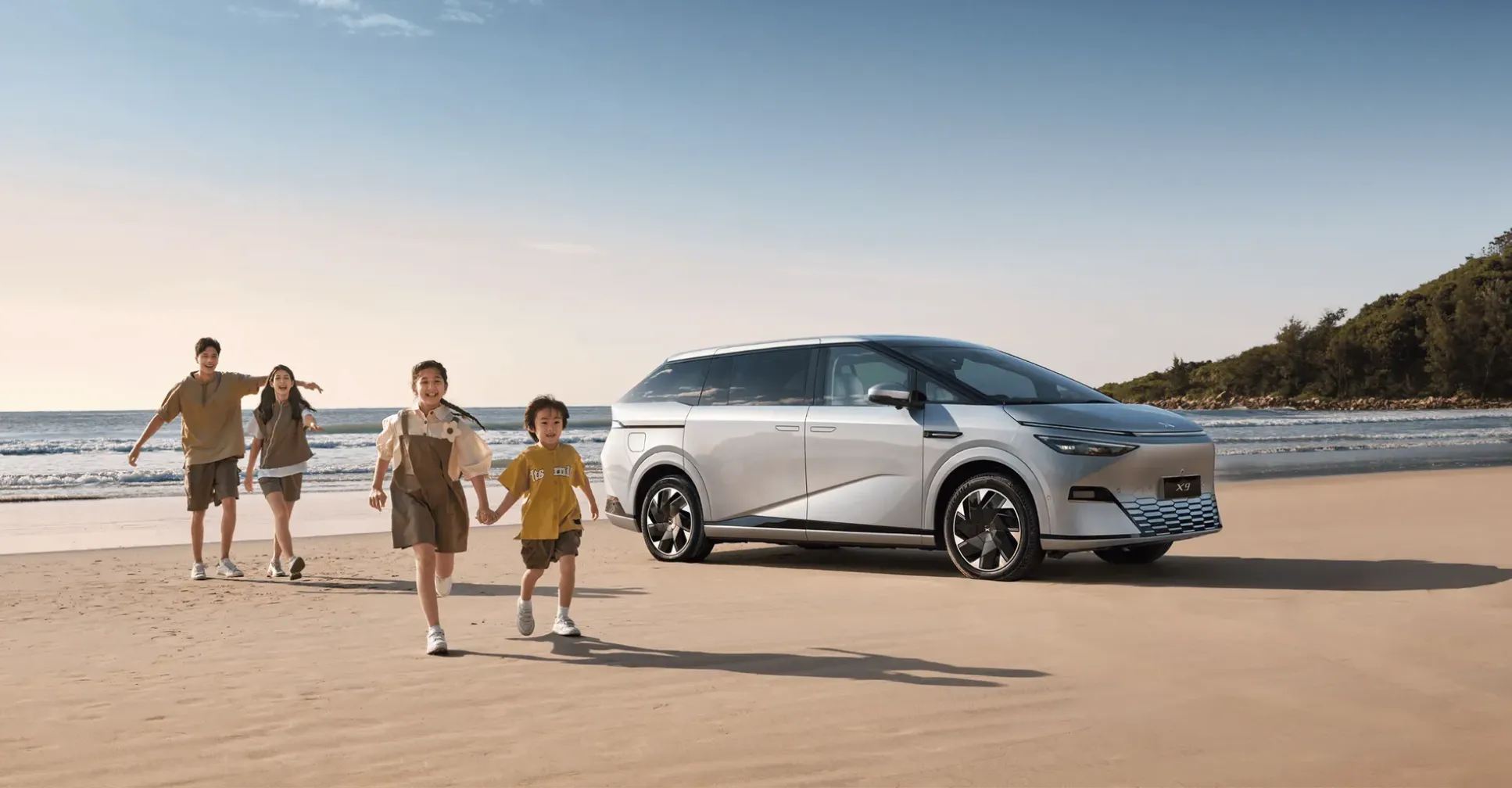 XPENG X9 Hero